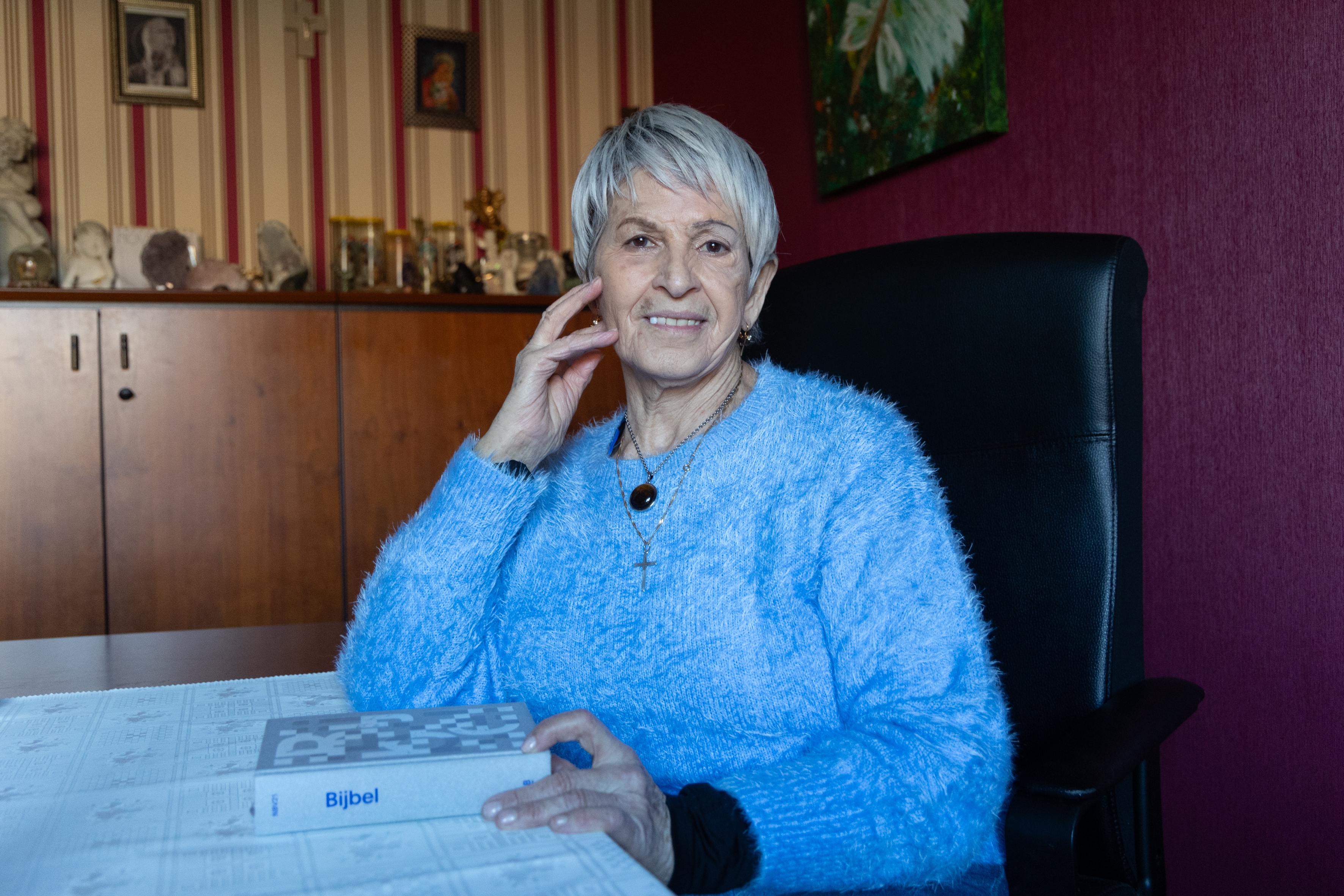 Radhia ontving bij aanvang van haar catechumenaatsweg de Bijbel.
