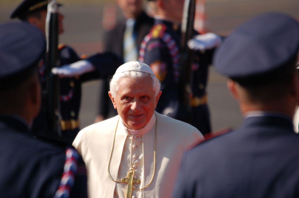Emeritus paus Benedictus XVI in 15 unieke foto's | Otheo