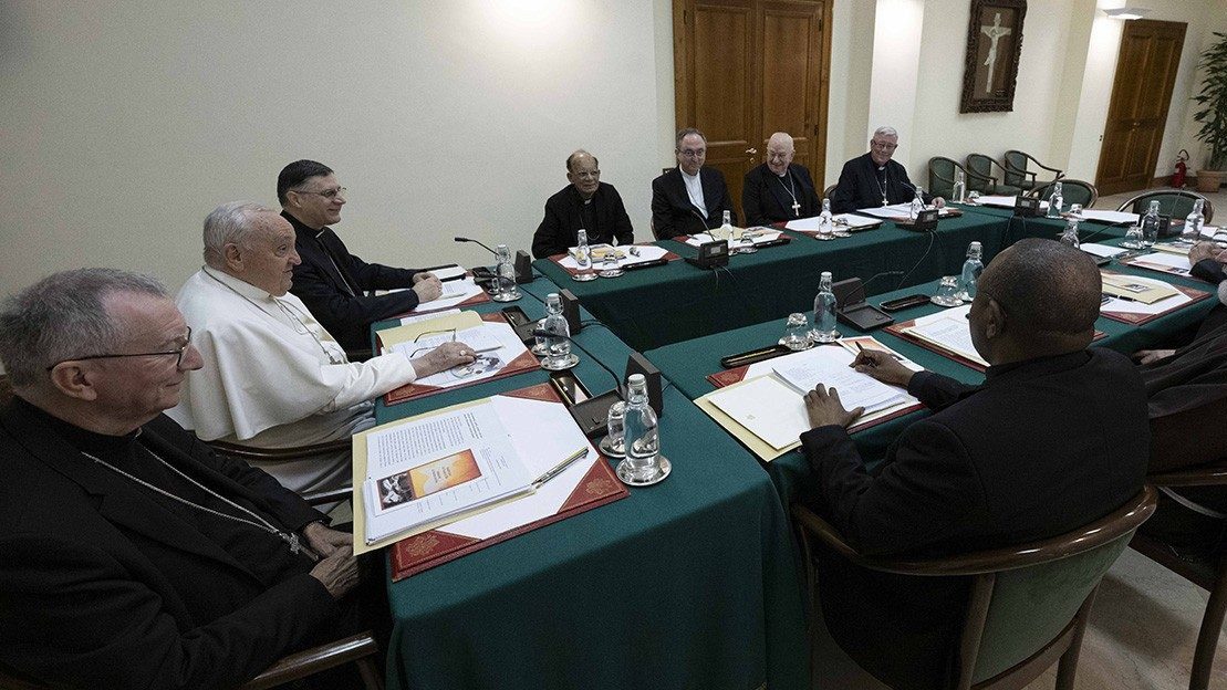 In april 2024 kwam de Raad van Kardinalen opnieuw samen om naar vrouwelijke experts te luisteren over de rol van vrouwen in de Kerk. 