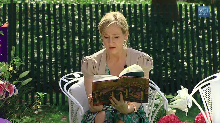 JK Rowling leest voor uit Harry Potter en de Steen der Wijzen in 2010