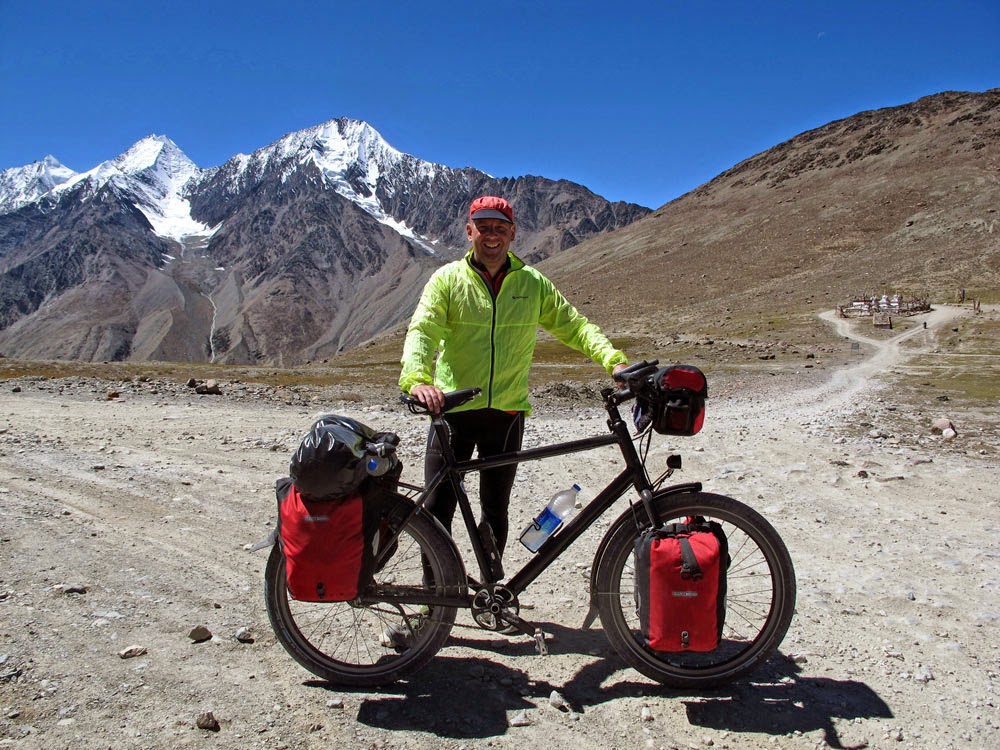 Over de pas Kunzum La (4551m) in de Indiase Himalaya